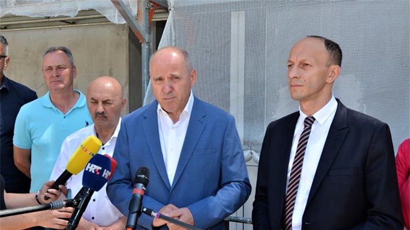 Bačić u Gospiću: Novi zakon o raspolaganju državnom imovinom ubrzat će investiranja